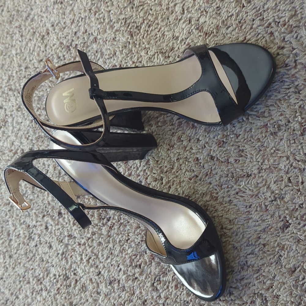 Dress shoes